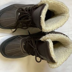 Nautica Winter Boots w. faux fur lining Size 40/9US